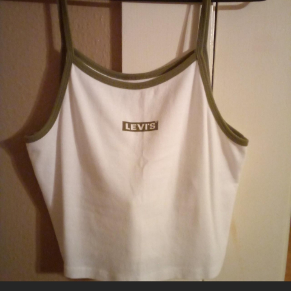 Levis Tops